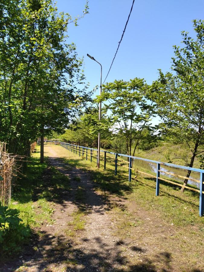 Апарт-Отель "У Речки" Kuchkisabano Eksteriør billede